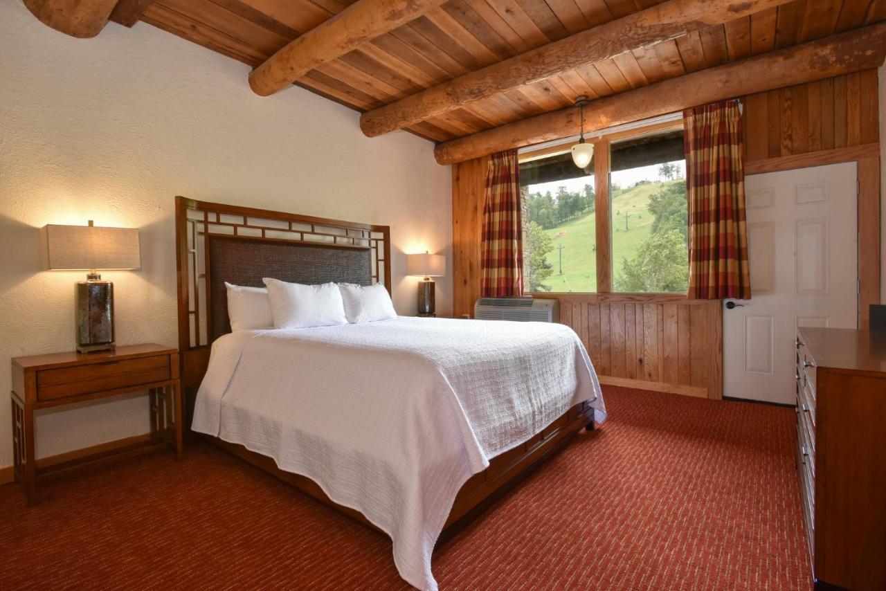 Slopeside Hotel By Seven Springs Resort Champion Bagian luar foto