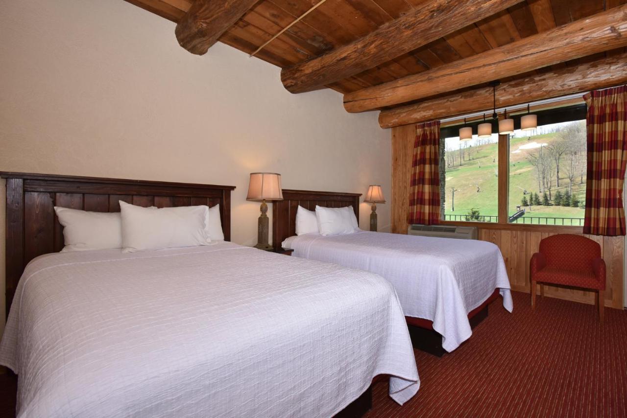 Slopeside Hotel By Seven Springs Resort Champion Bagian luar foto