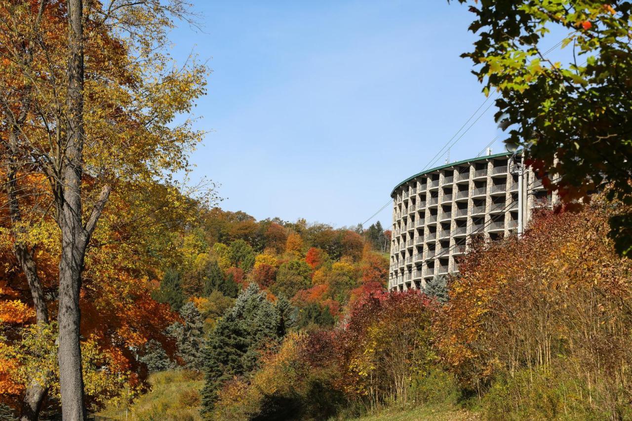 Slopeside Hotel By Seven Springs Resort Champion Bagian luar foto