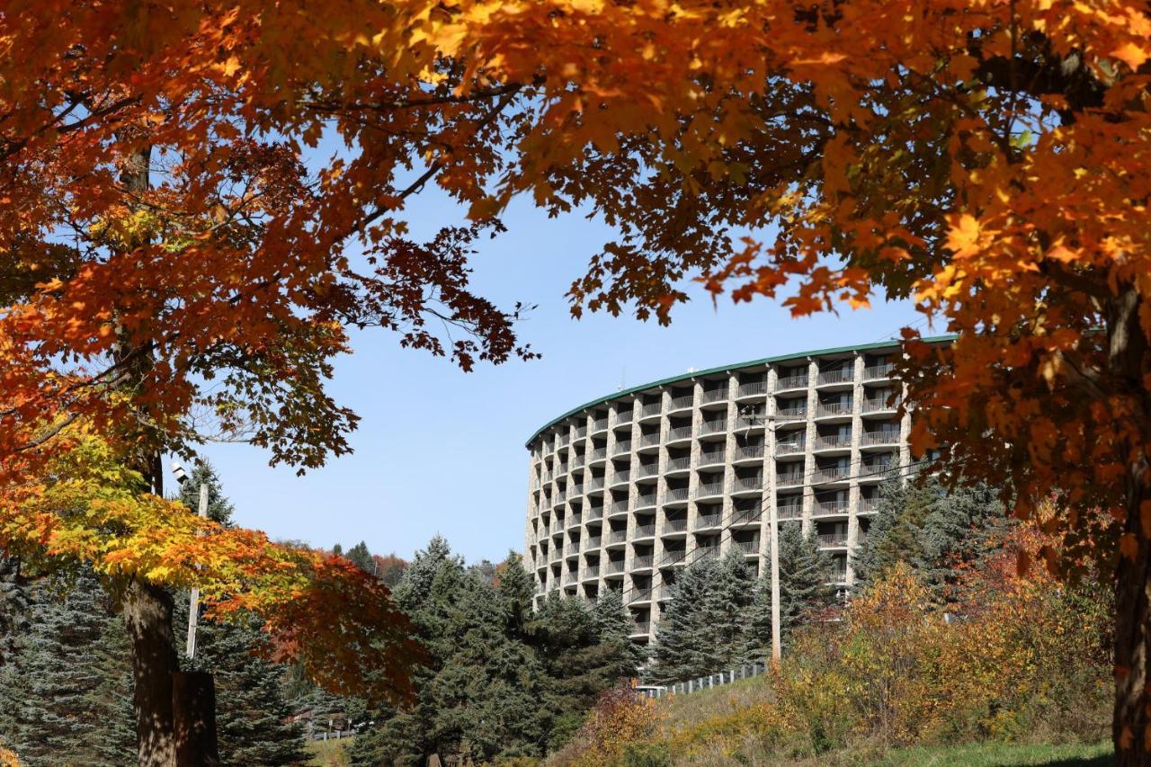 Slopeside Hotel By Seven Springs Resort Champion Bagian luar foto
