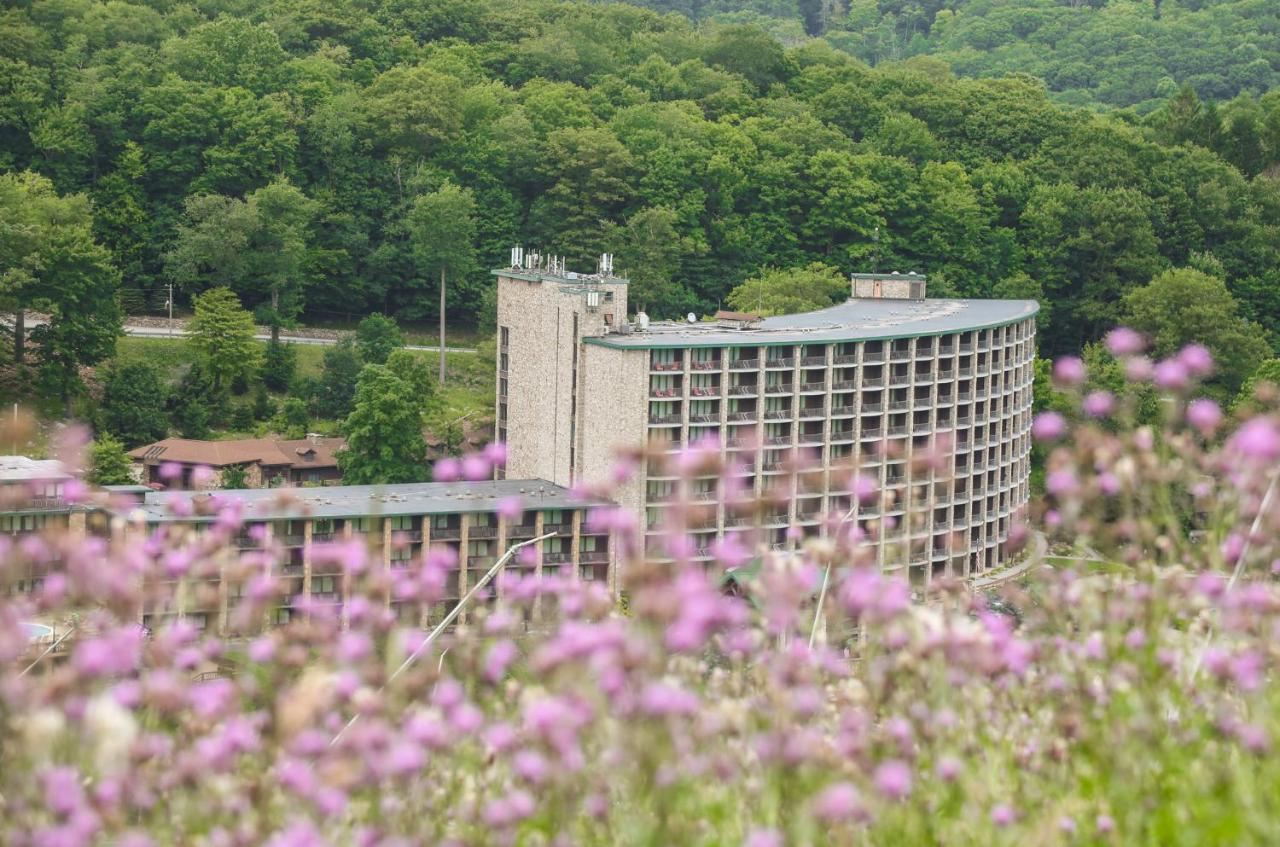 Slopeside Hotel By Seven Springs Resort Champion Bagian luar foto