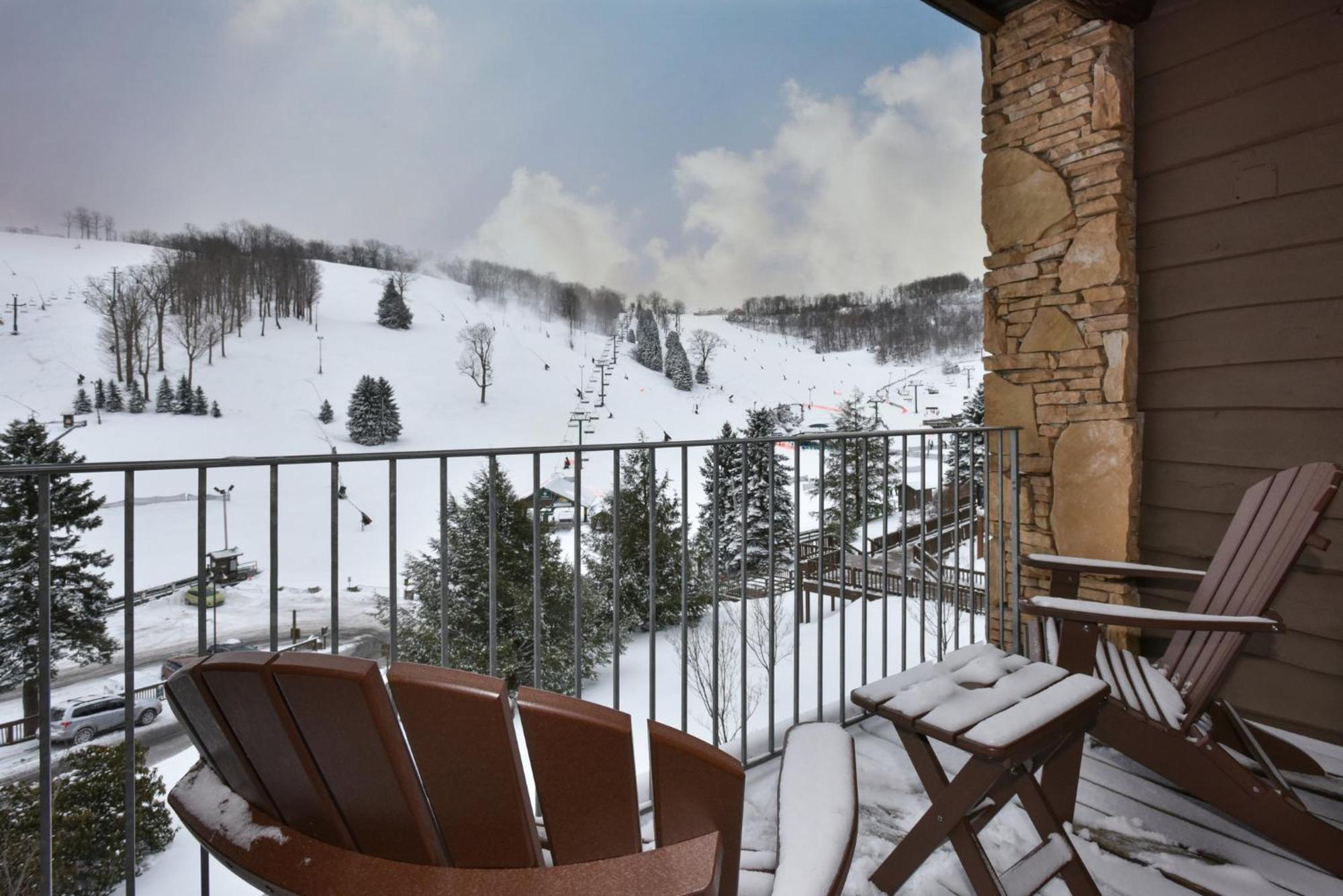 Slopeside Hotel By Seven Springs Resort Champion Bagian luar foto