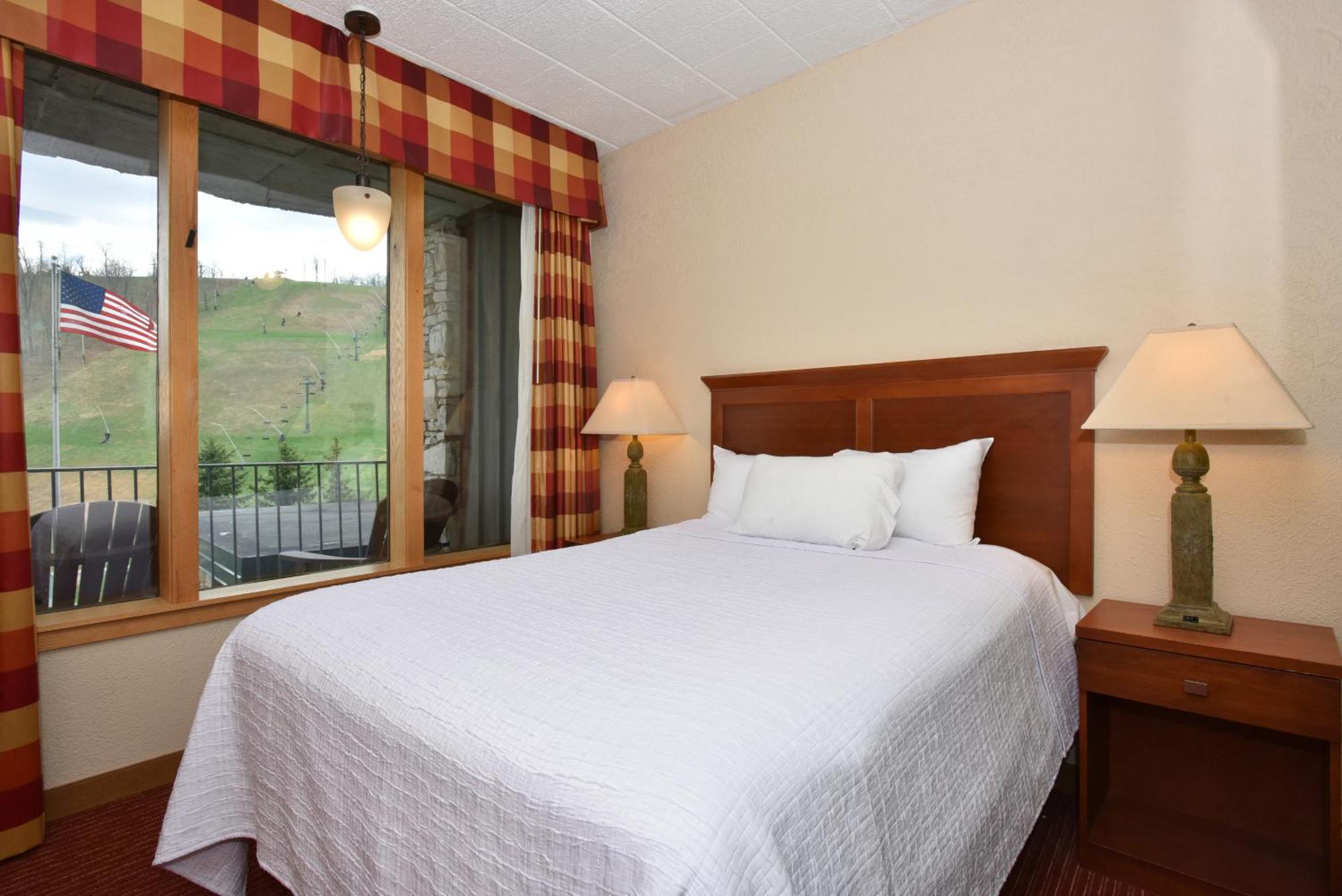 Slopeside Hotel By Seven Springs Resort Champion Bagian luar foto